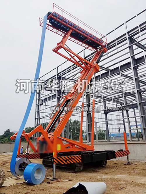 工作中的高空制瓦機(jī)